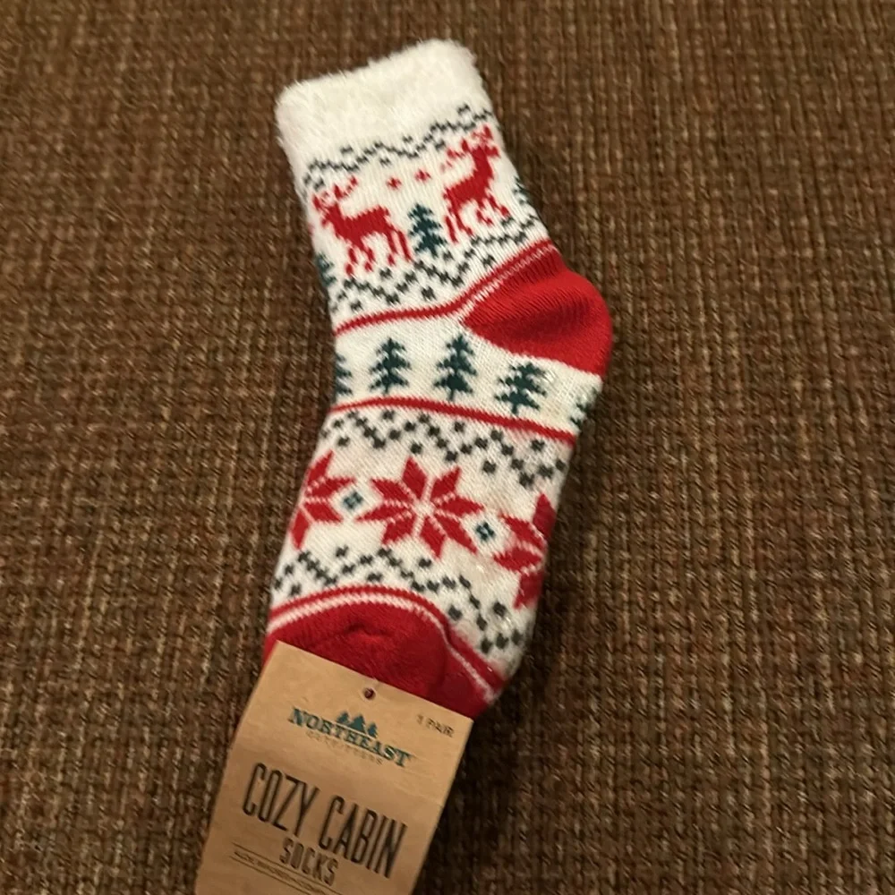 Northeast Outfitters Youth Cozy Cabin Holiday Reindeer Aloe Infused Socks